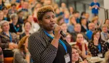 Le public a largement participé à la conférence sur la diversité, en ouverture du forum.