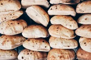 EGY-HS-fresh-bread-in-Cairo