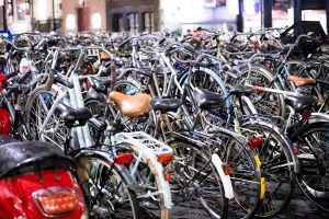 NED-HS-bikes-in-amsterdam-2