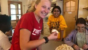 POL-GP-students-making-dinner-in-poland