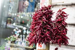 HUN-HS-Red-hot-peppers-in-front-of-a-souvenir-shop
