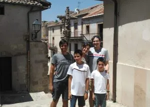 afs student with host family