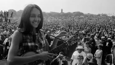 Inspiring-Hispanic-Internationalists-Joan-Baez-770×512