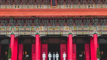 temple-with-guards