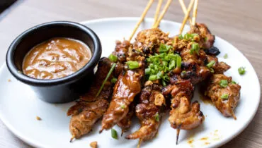 Chicken Satay with Peanut Sauce