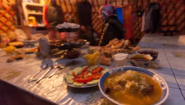 Kyrgyzstan, welcoming dinner in a yurt, Song-Kol lake