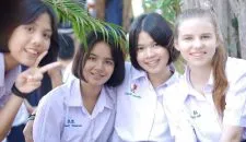 ERFAHRUNGSBERICHT-Thailand-Auslandsjahr-Rebecca-2016-Schulfreundinnen