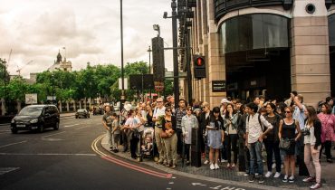 Großbritannien-London-group-of-people-pixabay