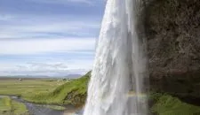 Island-Wasserfall-adriankirby-pixabay