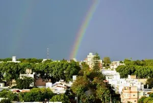 Uruguay-Regenbogen Montevideo-andres-canavesi-unsplash