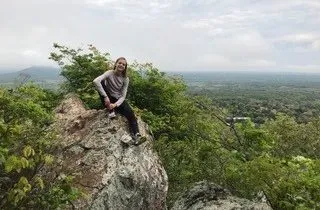 AFSerin Luisa mit Landschaft während ihres Auslandsjahres in Paraguay