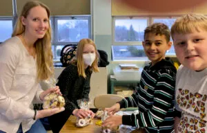 Deutsche Weihnachtstraditionen einbringen in den amerikanischen Schulalltag.