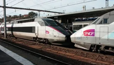 Fahre mit dem Zug zum Schüleraustausch nach Frankreich