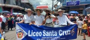 Finde neue Freunde in deiner Schule in Costa Rica.
