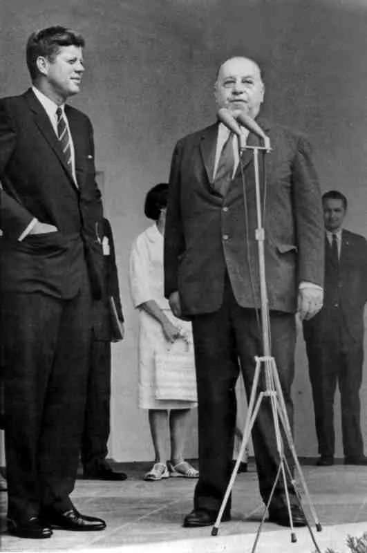 Türk Kültür Vakfı vakfedenler arşivinden bir fotoğraf