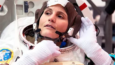 2- AFSer-in-space-370×210