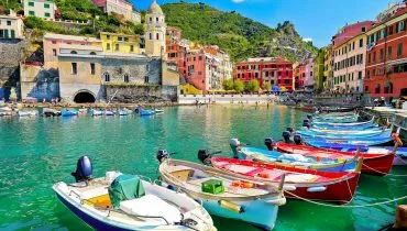 20GorgeousSidetownsinItaly__HERO_shutterstock_688078159-1
