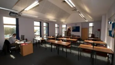 NeXd-F17JEOUr3WUhD7cgQ-06—Classroom—Main-Building