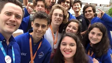 CvehhwqWEAAq2qJ.jpg-large