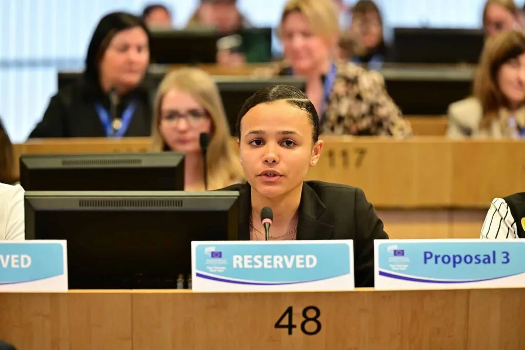 Johari Barrientos-Murray speaking at the European Union "Your Europe, Your Say!" forum.