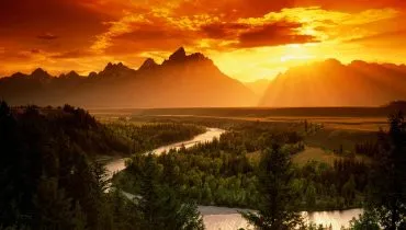Marvellous_sunrise_among_the_wavy_peaks_of_INDIA