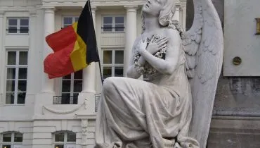 Dr Les – Angel & National Flag of Belgium