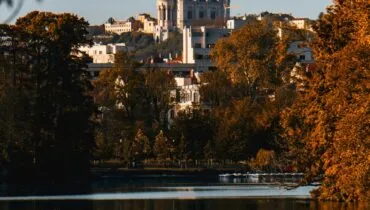 nathan-j-Uzvx4QuA_FY-unsplash