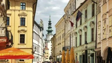 victor-malyushev-OrqzcJ30Vms-unsplash