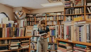 noemi-macavei-katocz-C9aFEZ7DjdI-unsplash