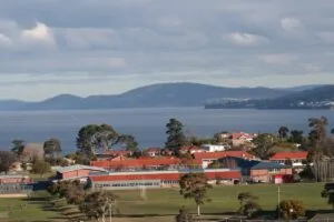 AUS – école