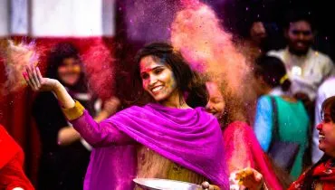 holi-2416686_1920