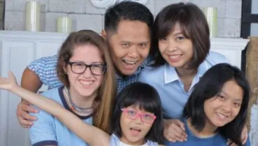 country-indonesia-Camila