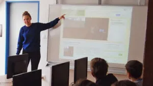 Reública-Checa-colegio-1200×675