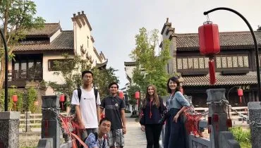 36513052_206536746670828_5215158283911823360_n