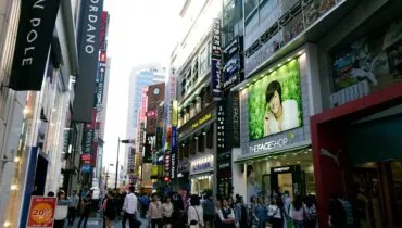 Zuid-Korea-Myongdong-shopping-street
