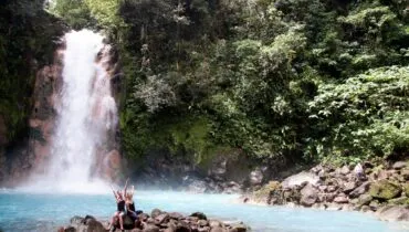 CRC-costa-rica-waterfall-students