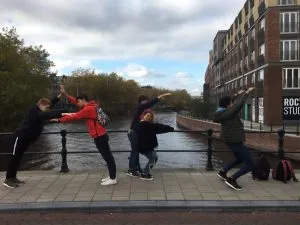 22449644_887675918075042_8675779844351763680_n-magic