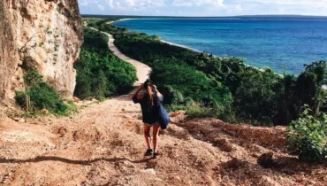 Roxanne Kloeck – DOM Op weg naar het mooiste strand in de Dominicaanse Republiek Bahia de las Aguillas
