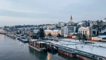 Servie ljubomir-zarkovic-xHnomVS0SiU-unsplash