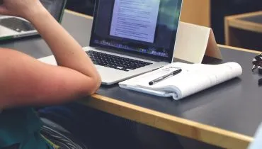 notes-macbook-study-conference