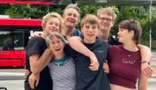 Gastfamilie am Bahnhof