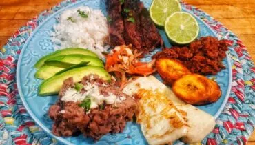 Plato-Tipico
