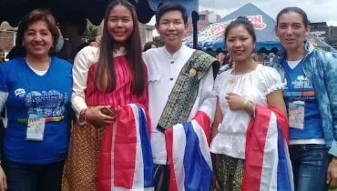 mayo.BOYACA.Participacion en feria de universidades colegio Reyes Patria sogamoso.Voluntarios y pax de tailandia