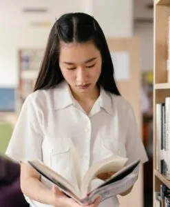 pexels-mikhail-nilov-9158354