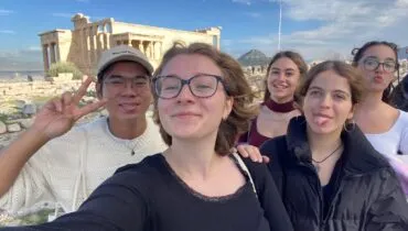 Školní_výlet_s_kamarády_na_akropolis_