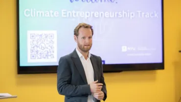 370302755_717843400380443_1438441900649028478_n-1024×683